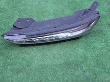 Laden Sie das Bild in den Galerie-Viewer, Frontscheinwerfer Hyundai Kona 92207J9000 Links Scheinwerfer Headlight SCH7418603543ue