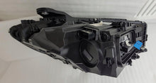 Laden Sie das Bild in den Galerie-Viewer, Frontscheinwerfer Mercedes-Benz W206 A2069062104 Links Scheinwerfer Headlight SCH6485650781vo