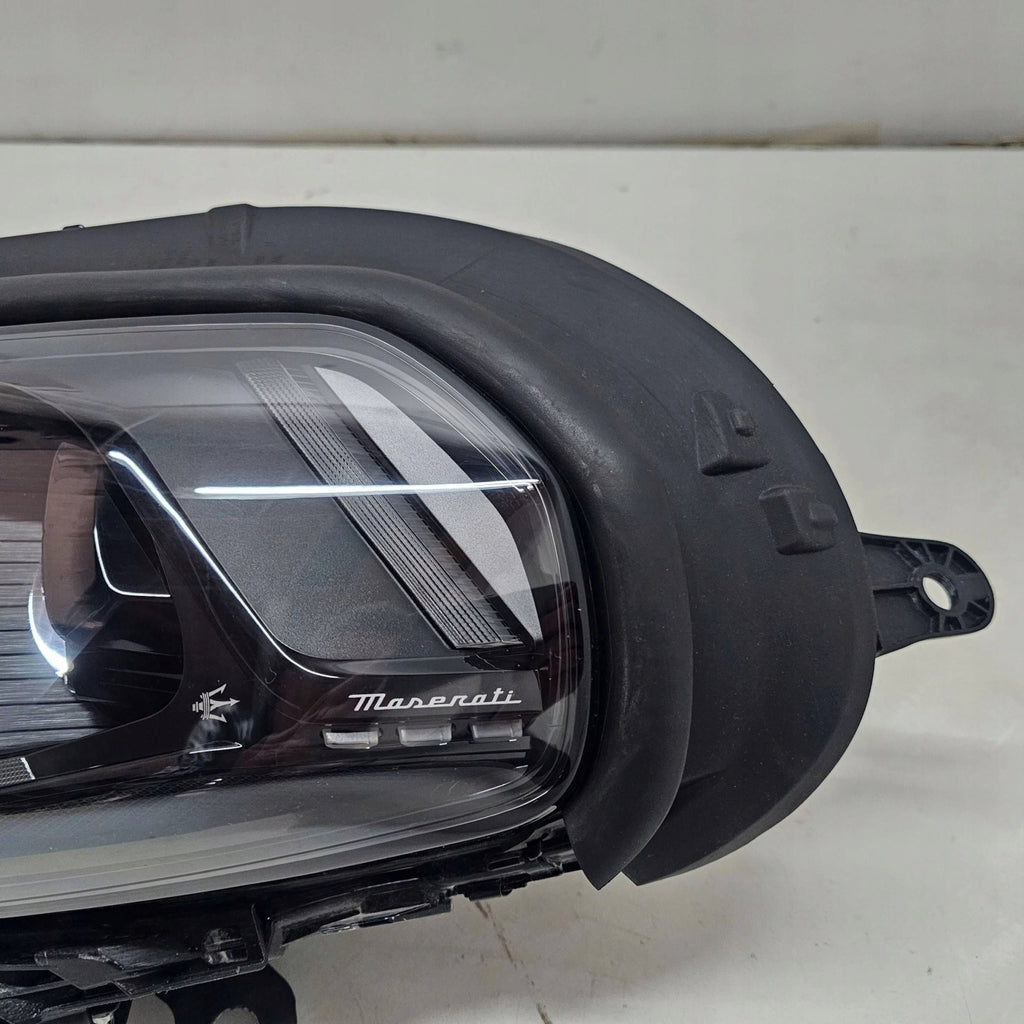 Frontscheinwerfer Maserati I 06701588620 Links Scheinwerfer Headlight SCH6439411071dq