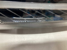 Laden Sie das Bild in den Galerie-Viewer, Frontscheinwerfer Skoda Superb Rechts Scheinwerfer Headlight