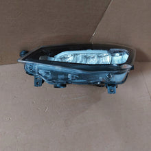 Laden Sie das Bild in den Galerie-Viewer, Frontscheinwerfer Seat Ibiza 6F1941005C LED Links Scheinwerfer Headlight