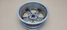 Laden Sie das Bild in den Galerie-Viewer, 1x Alufelge 16 Zoll 6.0&quot; 5x100 38ET Glanz Silber 657601025B Skoda Rim Wheel