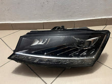 Load image into Gallery viewer, Frontscheinwerfer Skoda Fabia III 6V1941015F Links Scheinwerfer Headlight