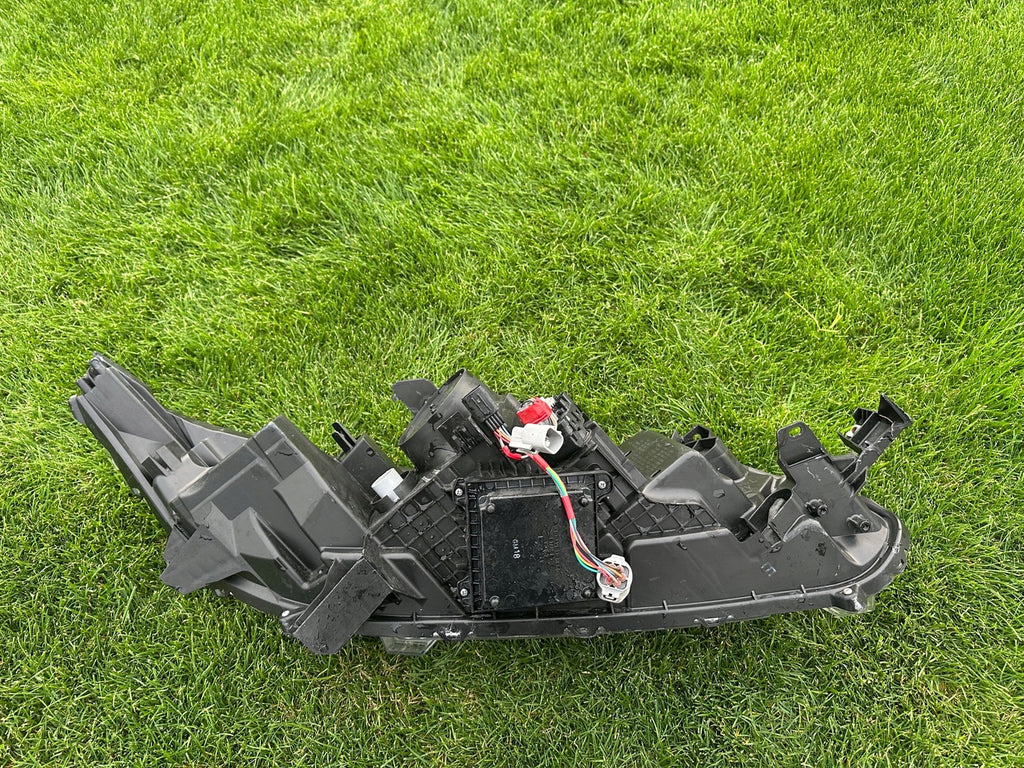 Frontscheinwerfer Mitsubishi Eclipse Cross I 8301D185 LED Rechts oder Links