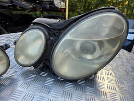 Frontscheinwerfer Mercedes-Benz W211 Xenon Ein Satz Scheinwerfer Headlight SCH9200933518bv