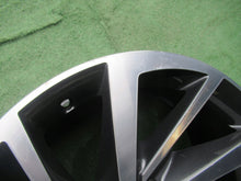 Laden Sie das Bild in den Galerie-Viewer, 1x Alufelge 17 Zoll 7.0&quot; 5x112 40ET Glanz Grau 5NA601025P Mg Tiguan Rim Wheel
