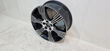 Laden Sie das Bild in den Galerie-Viewer, 1x Alufelge 18 Zoll 7.5" 5x108 50 5ET Glanz Schwarz 31471552 Volvo Rim Wheel FEL3514775610qx