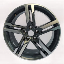 Load image into Gallery viewer, 1x Alufelge 18 Zoll 8.0&quot; 5x112 40ET Glanz Silber 8W0601025 Audi A4 Rim Wheel