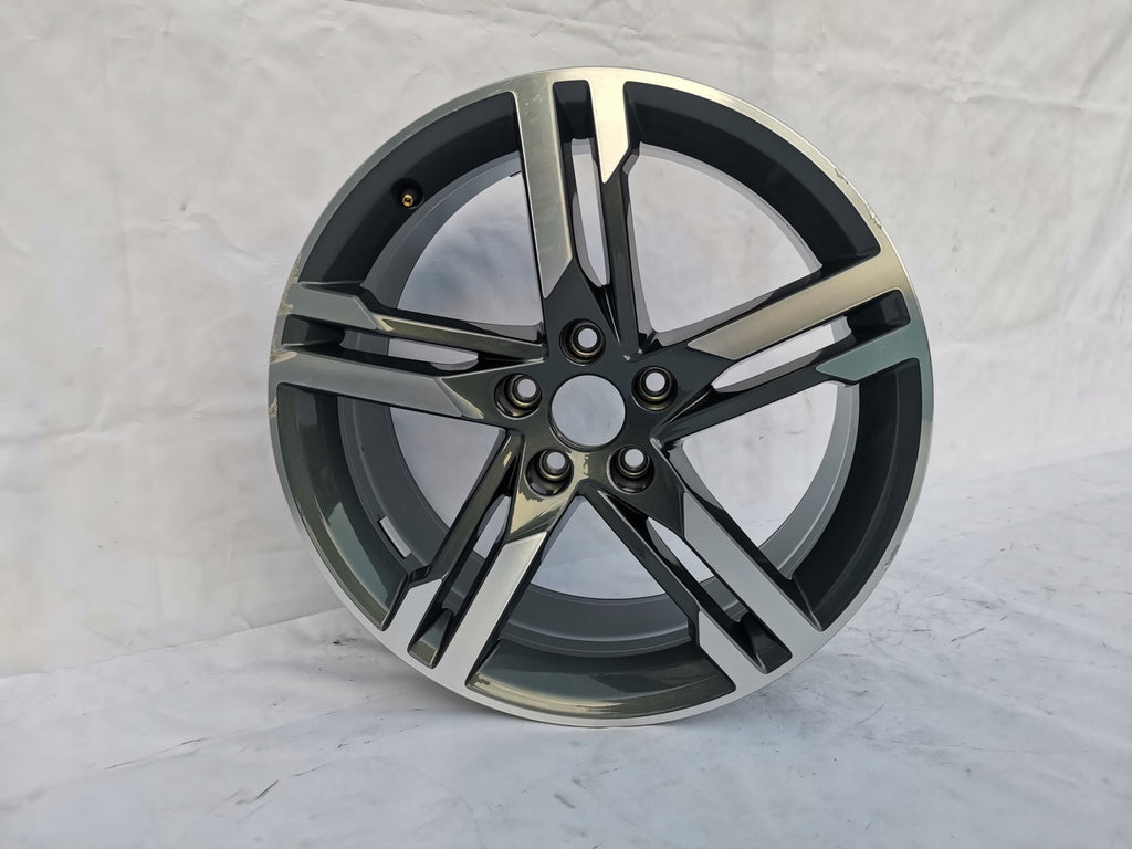 1x Alufelge 18 Zoll 8.0" 5x112 40ET Glanz Silber 8W0601025 Audi A4 Rim Wheel