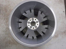 Laden Sie das Bild in den Galerie-Viewer, 1x Alufelge 17 Zoll 8.0" 5x112 46ET Glanz Silber 8Y0601025D Audi A3 Rim Wheel FEL1785337616hq
