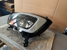 Load image into Gallery viewer, Frontscheinwerfer Renault Master 260607867R 260105567R LED Rechts oder Links