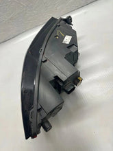 Laden Sie das Bild in den Galerie-Viewer, Frontscheinwerfer Jaguar 175PL22001 Links Scheinwerfer Headlight SCH9351010618kk