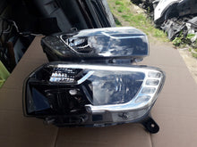 Laden Sie das Bild in den Galerie-Viewer, Frontscheinwerfer Dacia Sandero II Logan 90114431 Ein Stück (Rechts oder Links)