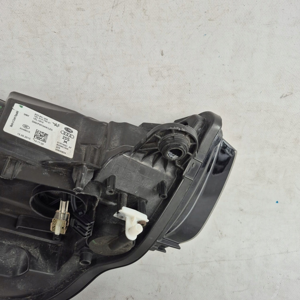 Frontscheinwerfer Audi A3 8V0941005 Xenon Ein Stück (Rechts oder Links)