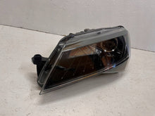 Laden Sie das Bild in den Galerie-Viewer, Frontscheinwerfer Skoda Superb III 3V1941015B LED Ein Stück (Rechts oder Links)