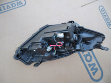 Load image into Gallery viewer, Frontscheinwerfer Toyota Yaris Links Scheinwerfer Headlight