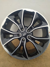 Load image into Gallery viewer, 1x Alufelge 19 Zoll 8.0&quot; 5x114.3 55ET Glanz Silber 52910-S0100 Hyundai Rim Wheel