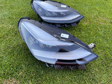 Laden Sie das Bild in den Galerie-Viewer, Frontscheinwerfer Tesla Model 3 1077376-00-C LED Rechts Scheinwerfer Headlight