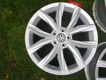 Load image into Gallery viewer, 4x Alufelge 18 Zoll 7.0" 5x112 43ET 5NA601025 VW Passat Tiguan Rim Wheel FEL2555303261ts