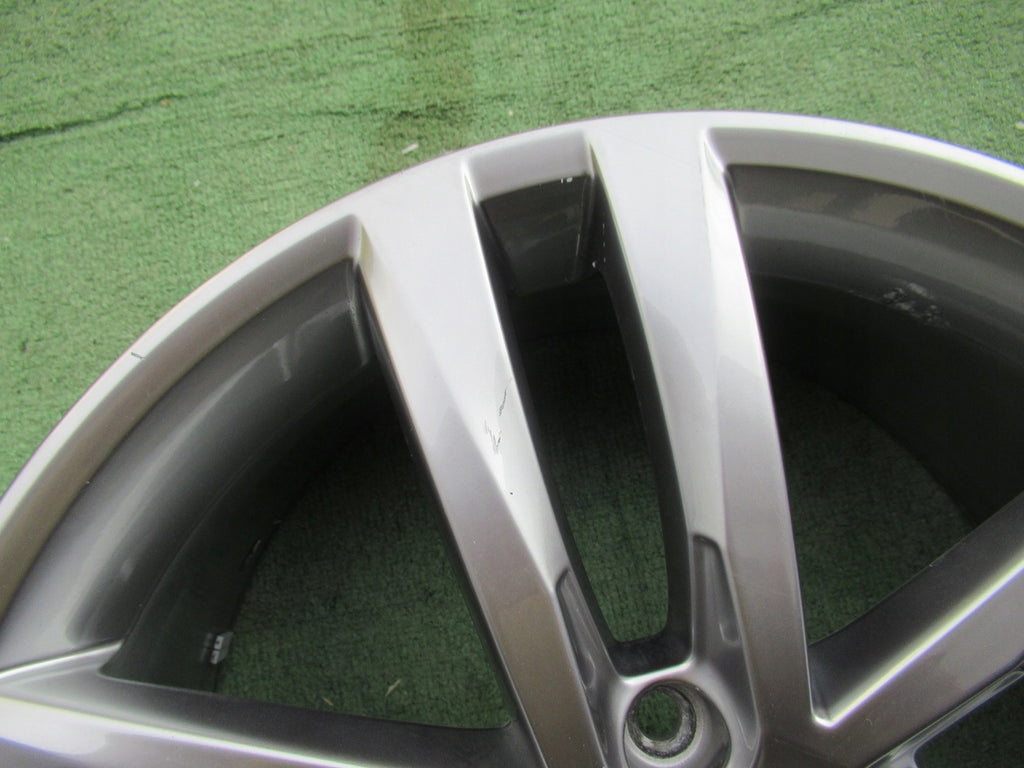 1x Alufelge 18 Zoll 7.5" 5x112 51ET Glanz Grau 5G0601025AF VW Golf Rim Wheel