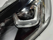 Laden Sie das Bild in den Galerie-Viewer, Frontscheinwerfer VW Touareg 7P1941043A Xenon Links Scheinwerfer Headlight