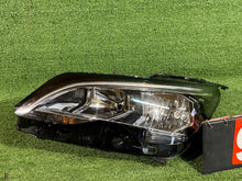 Laden Sie das Bild in den Galerie-Viewer, Frontscheinwerfer Peugeot 5008 II 90056582 9810478180 Links Headlight SCH8783839550sy