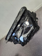 Load image into Gallery viewer, Frontscheinwerfer Skoda Kamiq LED Ein Satz Scheinwerfer Headlight SCH4567686281pd