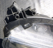 Laden Sie das Bild in den Galerie-Viewer, Frontscheinwerfer Ford Kuga GV41-13D154-AH Rechts Scheinwerfer Headlight