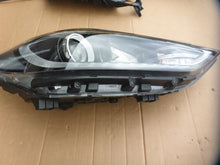 Load image into Gallery viewer, Frontscheinwerfer Hyundai Elantra 92102-F2 Rechts Scheinwerfer Headlight