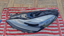 Laden Sie das Bild in den Galerie-Viewer, Frontscheinwerfer Tesla Model 3 1514952-00-D Links Scheinwerfer Headlight SCH8892361060er