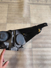 Laden Sie das Bild in den Galerie-Viewer, Frontscheinwerfer Ford F1EB-13W029-PC Rechts Scheinwerfer Headlight SCH6640601675pj
