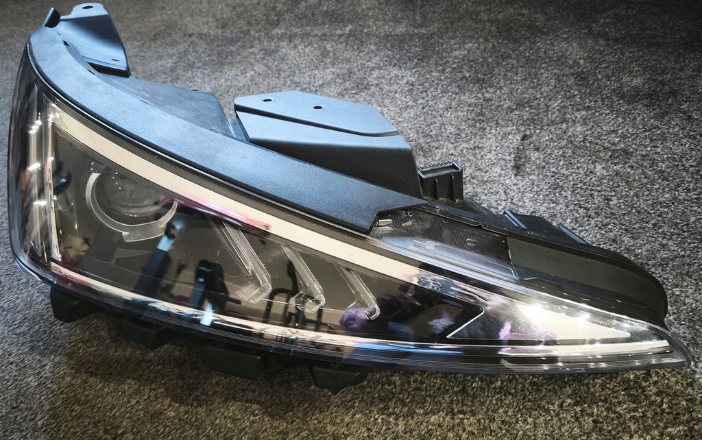 Frontscheinwerfer Hyundai Elantra Rechts Scheinwerfer Headlight SCH5771582333hy