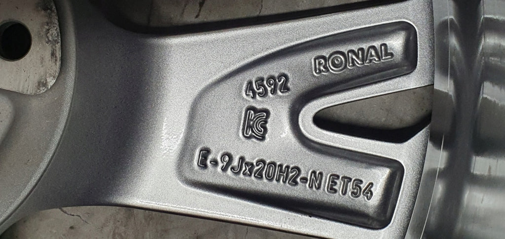 1x Alufelge 20 Zoll 9.0" 5x130 54ET Glanz Silber 4J3601025AL Audi E-Tron Gt FEL1032600091cn
