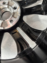 Load image into Gallery viewer, 1x Alufelge 17 Zoll 7.0" 5x108 47 5ET Glanz Schwarz L1TC-1007-DA Ford Puma FEL1940937047lp