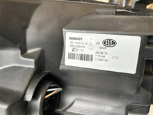 Laden Sie das Bild in den Galerie-Viewer, Frontscheinwerfer Dacia Sandero 260105344R LED Rechts Scheinwerfer Headlight