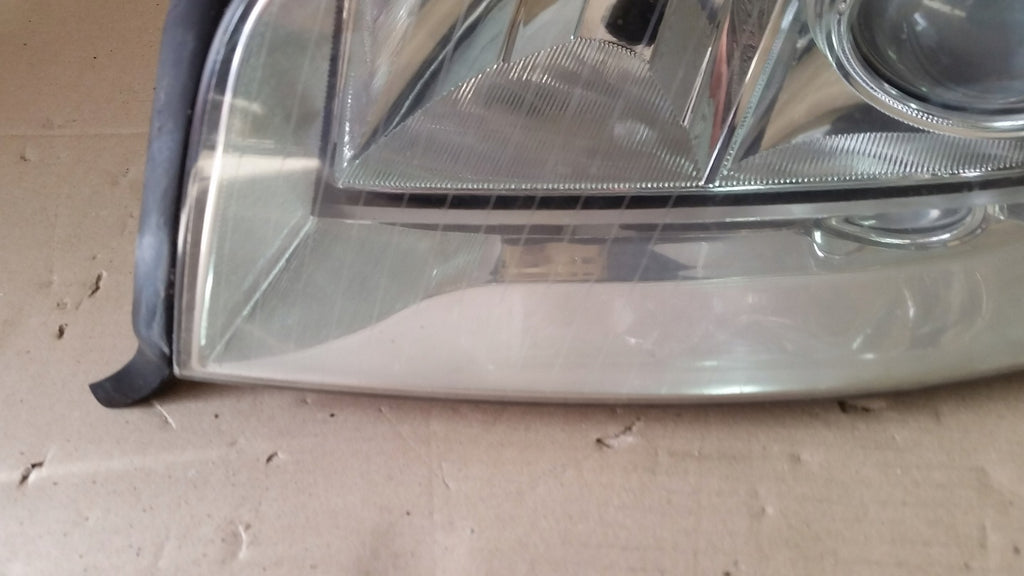 Frontscheinwerfer Audi A6 C5 15592900 Xenon Ein Stück (Rechts oder Links)