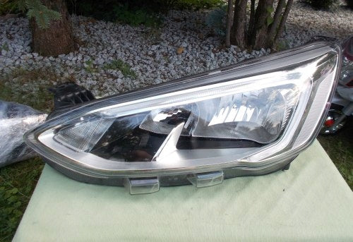 Frontscheinwerfer Ford Focus JX7B-13W030-AE Ein Stück (Rechts oder Links) SCH6702960505nx