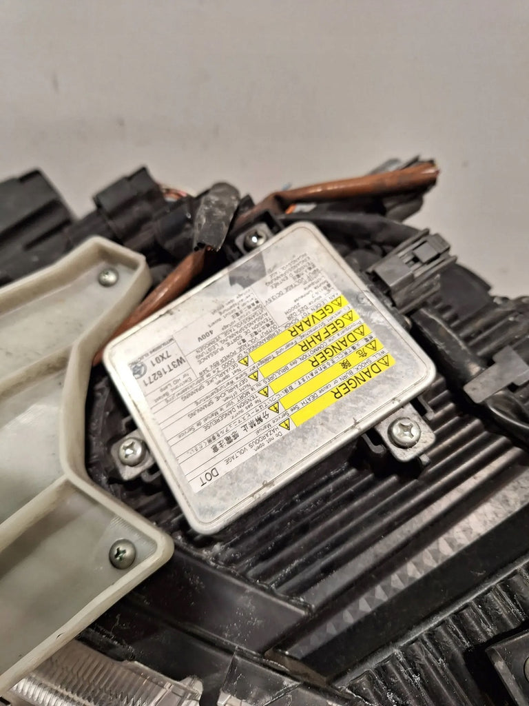 Frontscheinwerfer Citroën C-Crosser AVN9565 Xenon Rechts Scheinwerfer Headlight