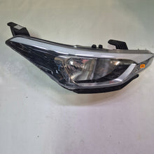 Laden Sie das Bild in den Galerie-Viewer, Frontscheinwerfer Hyundai I20 II 92102C8000 Rechts Scheinwerfer Headlight SCH8714256905ct