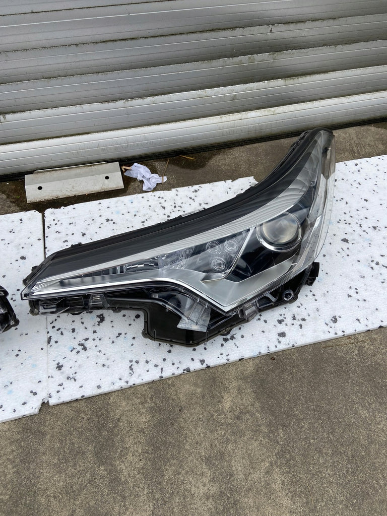 Frontscheinwerfer Toyota C-Hr Chr 81110-F4030 Ein Stück (Rechts oder Links)