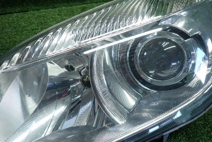 Frontscheinwerfer Skoda Fabia II Links Scheinwerfer Headlight SCH3706269043rv