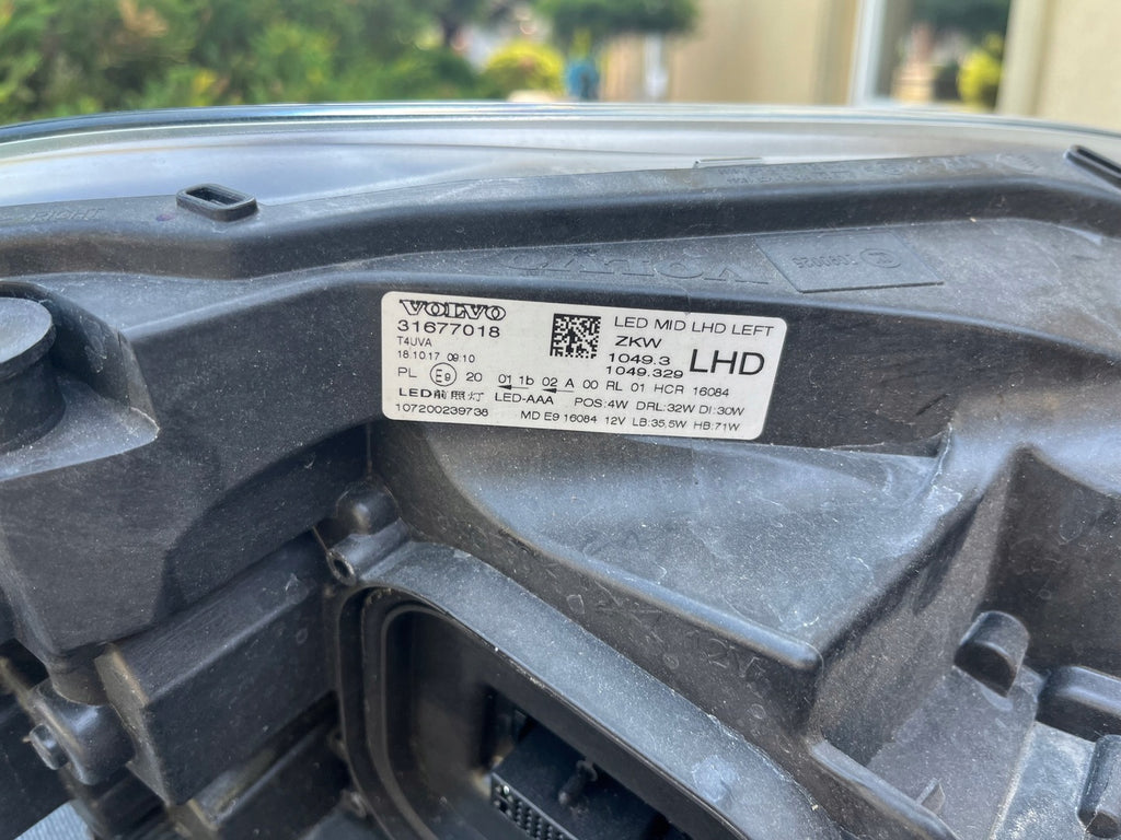 Frontscheinwerfer Volvo V40 3265756 Full LED Ein Stück (Rechts oder Links) SCH4203309247km