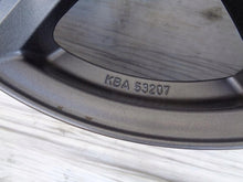 Laden Sie das Bild in den Galerie-Viewer, 1x Alufelge 17 Zoll 7.0" 5x112 46ET Graphit 124R-001760 VW I Rim Wheel FEL7662991159ft