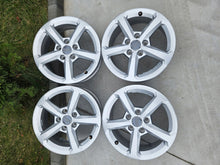 Laden Sie das Bild in den Galerie-Viewer, 4x Alufelge 16 Zoll 6.0" 5x112 43ET Glanz Silber 81A071496 Audi Q2 Rim Wheel FEL7152977141nl