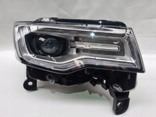 Laden Sie das Bild in den Galerie-Viewer, Frontscheinwerfer Jeep Cherokee Wk2 6826666AH Xenon Rechts Headlight SCH9048662018jm