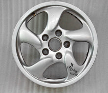 Laden Sie das Bild in den Galerie-Viewer, 1x Alufelge 17 Zoll 7.0&quot; 5x130 45ET Glanz Silber 98636212400 Porsche Boxster