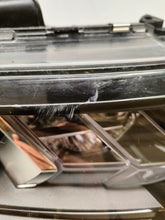 Laden Sie das Bild in den Galerie-Viewer, Frontscheinwerfer Mitsubishi Outlander 8301D3-32 LED Rechts Headlight