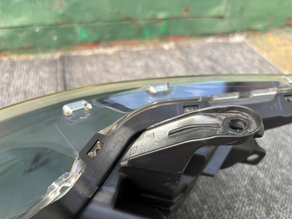 Frontscheinwerfer Toyota Auris 90070909 8111002K30 Rechts Scheinwerfer Headlight SCH3015425764zi