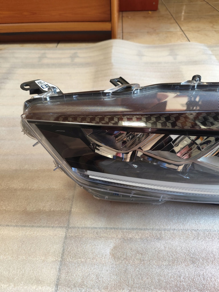 Frontscheinwerfer Toyota Yaris EUK0-8 LED Links Scheinwerfer Headlight SCH2139761572vw