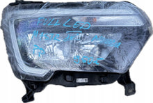 Laden Sie das Bild in den Galerie-Viewer, Frontscheinwerfer Renault Master 260105567 Rechts Scheinwerfer Headlight